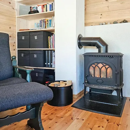 Feriehus Beautiful In Skare With Kitchen