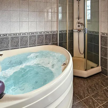 Beautiful In Skare With Kitchen Vakantiehuis *